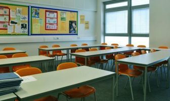 مخالفت خانواده های انگلیسی از بازگشتن دانش آموزان به مدرسه
